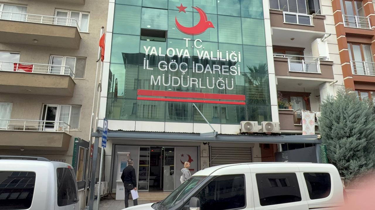 İl Göç İdaresi Müdürlüğü’ne yolsuzluk operasyonu: 8 gözaltı