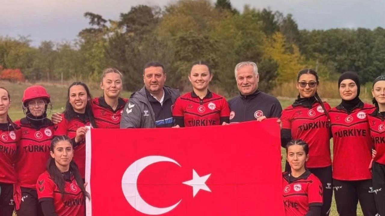 Kadın Kriket Milli Takımı, Romanya'da üçüncü oldu