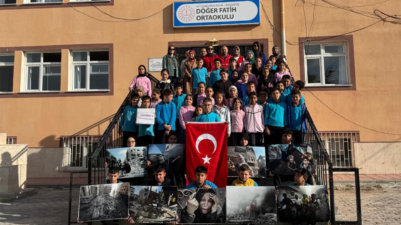 Küçük Kalplerden Büyük Destek: Döğer Fatih Ortaokulu’ndan Gazze’ye Umut Bağışı