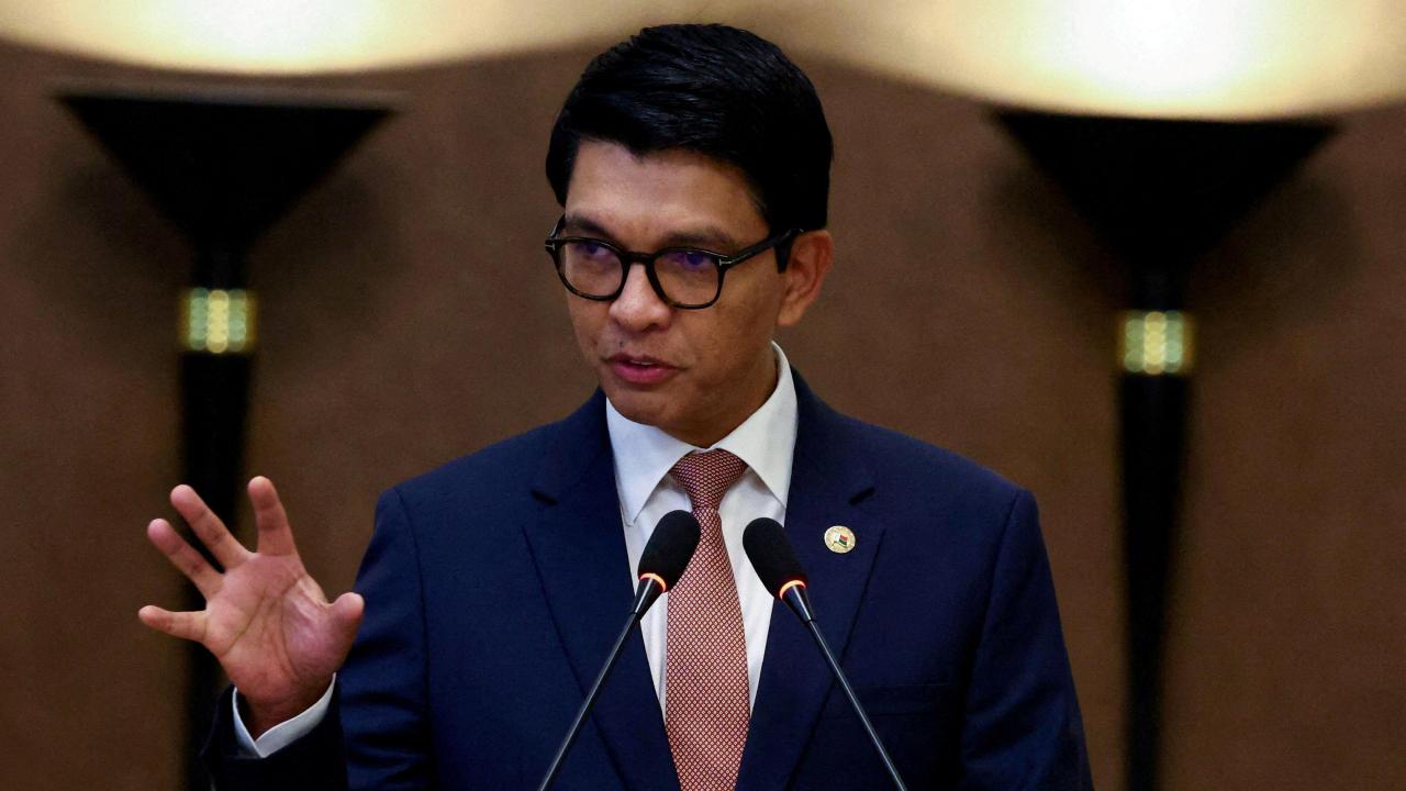 Madagaskar’da Cumhurbaşkanı ülkeden kaçtı iddiası: Ulusa sesleniş konuşması yaptı