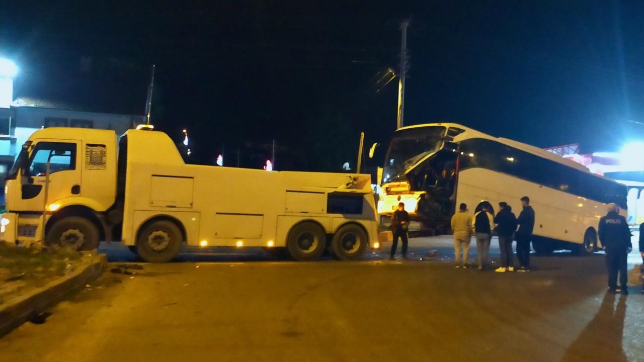 Bolu Dağı’nda tır ile otobüs çarpıştı