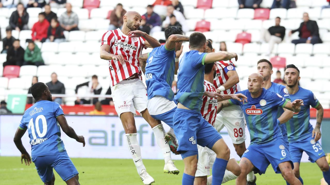 Süper Lig'in eski yıldızı şimdilerde 3. Lig'de: Ayda 2 bin Sterlin kazanıyor