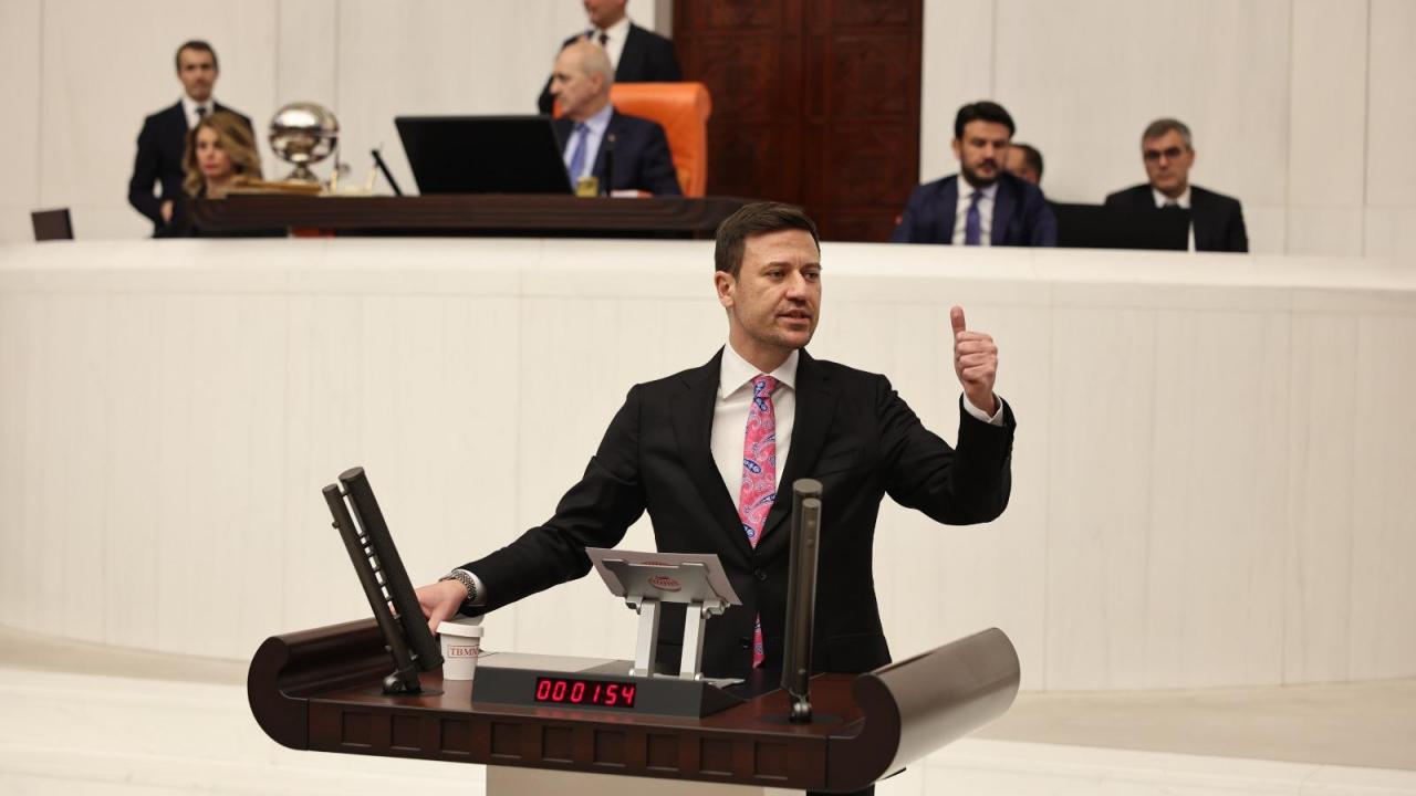 AK Parti 'lağım çukuru' diyerek sert çıktı: CHP'li Başarır'dan skandal sözler!