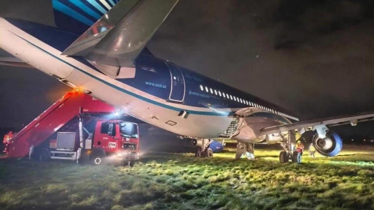 Azerbaycan Hava Yolları'nın uçağında acil durum! Rusya'da zorunlu iniş yaptı
