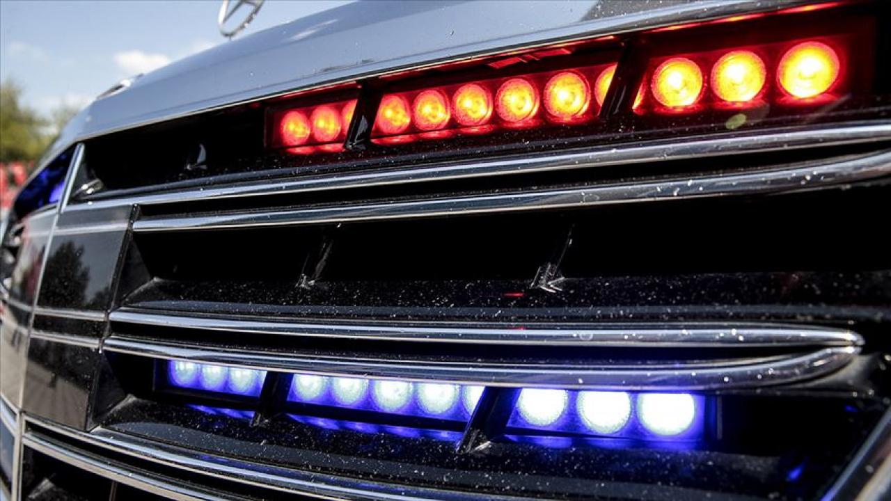 Çakar lambayla polis merkezine gittiler, ceza yediler