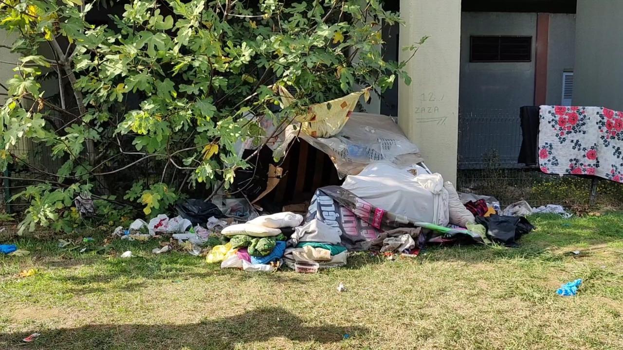 Eyüpsultan’da tramvay durağının yanında kalan bir kişi ölü bulundu