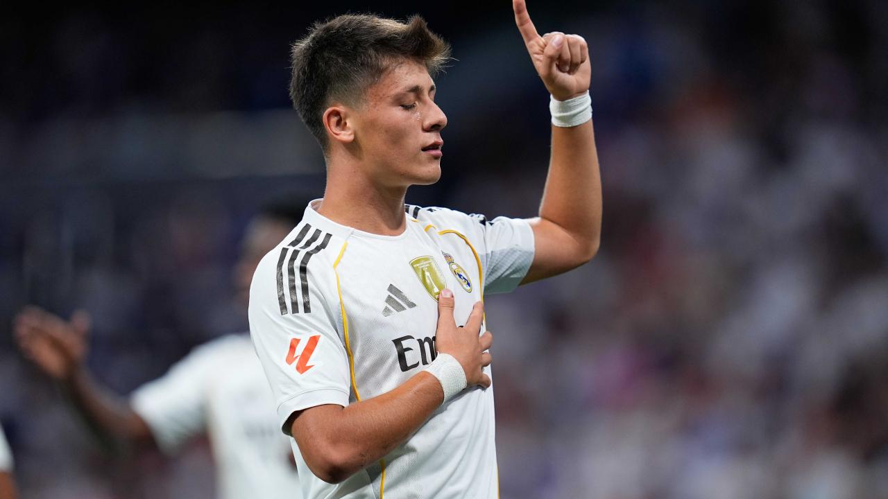 İspanya çalkalanıyor: Arda Güler'den polise olay hareket