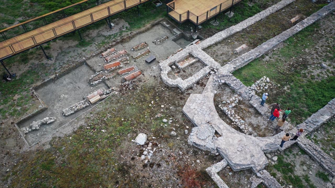 İznik Gölü'ndeki bazilika 'Papa' için hazırlanıyor