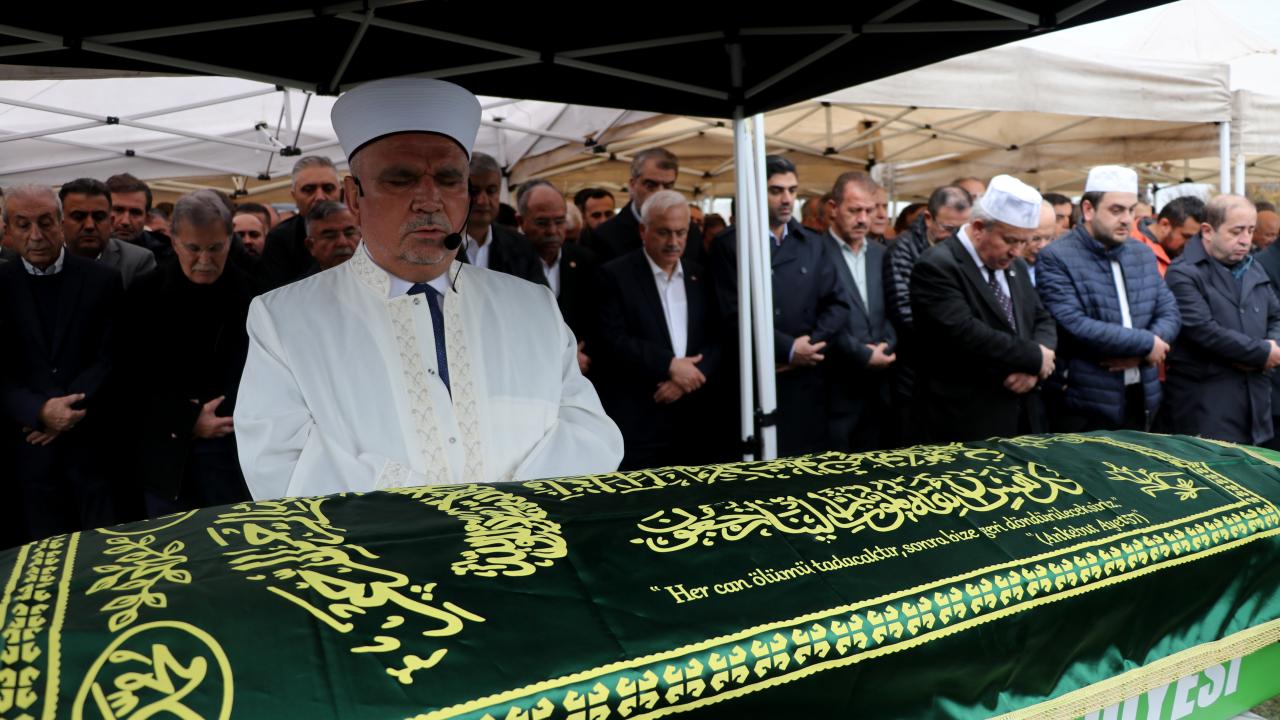 Mehmet Ali Şahin'in babası Abdullah Şahin'in cenazesi defnedildi.