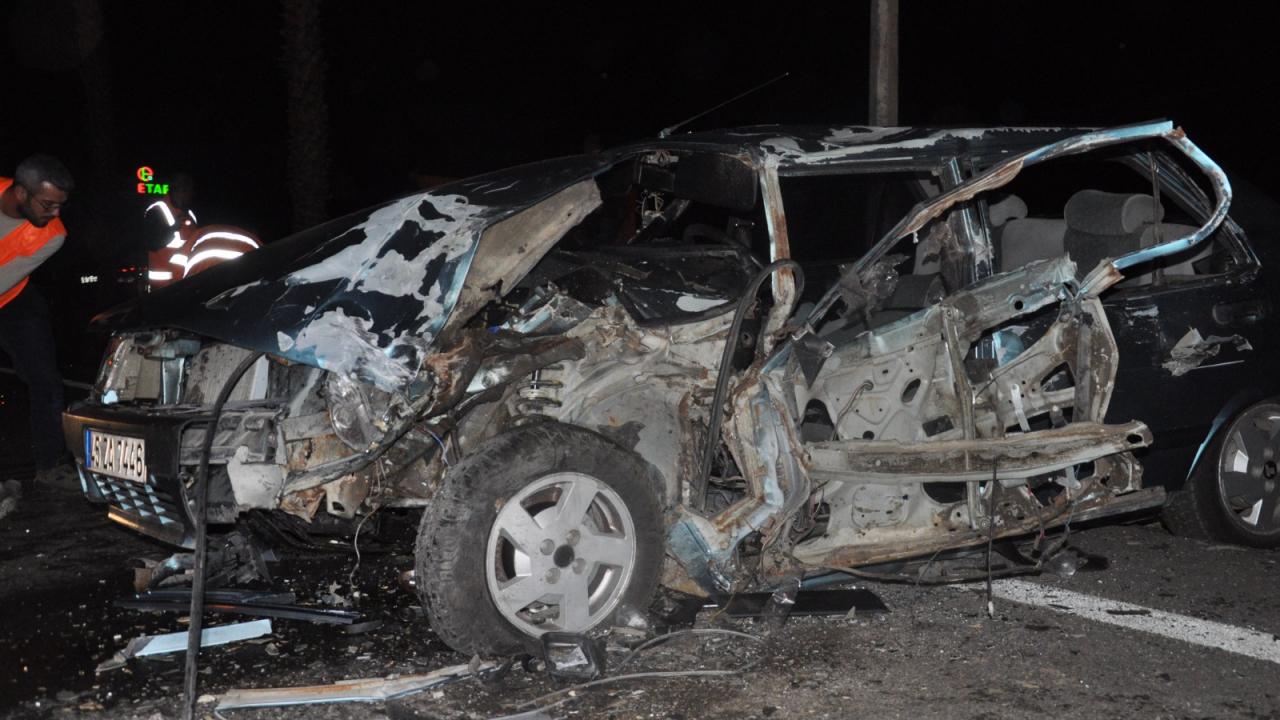 Otomobille pikap çarpıştı! 6 kişi yaralandı