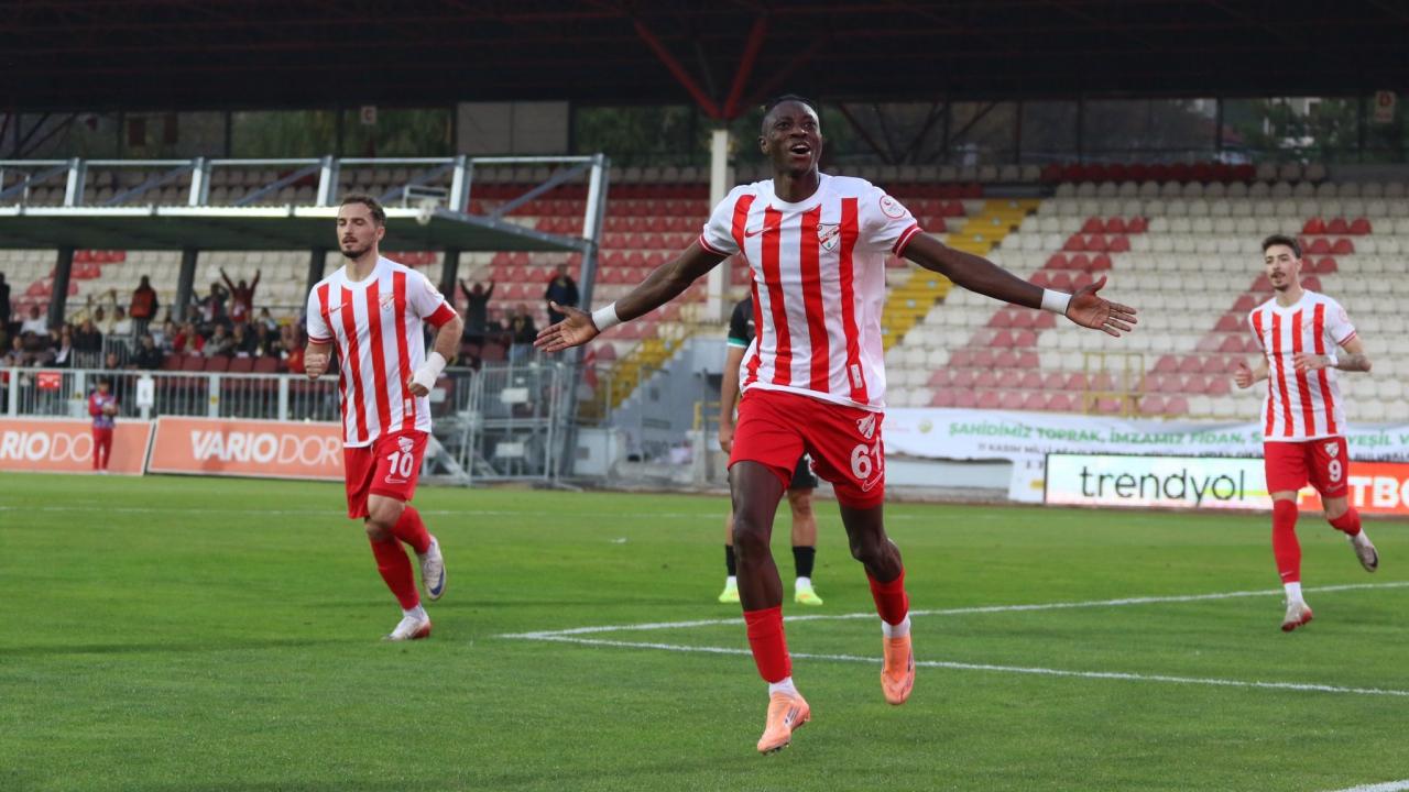 10 kişi kalan lider hezimet yaşadı! Zirve el değiştirebilir 10 kişi kalan lider hezimet yaşadı! Zirve el değiştirebilir