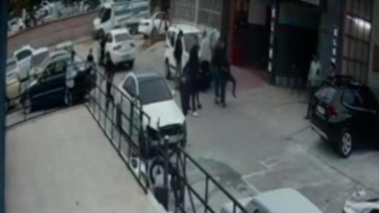 İşte Konya’da 12 kişinin yaralandığı oto boyama atölyesine silahla saldırının görüntüleri