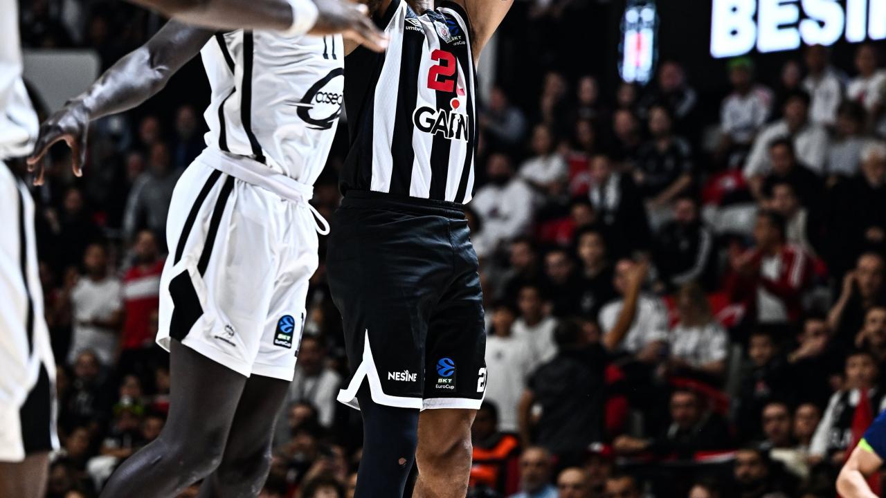 Beşiktaş, Fransız takımına 30 sayı fark attı Beşiktaş, Fransız takımına 30 sayı fark attı
