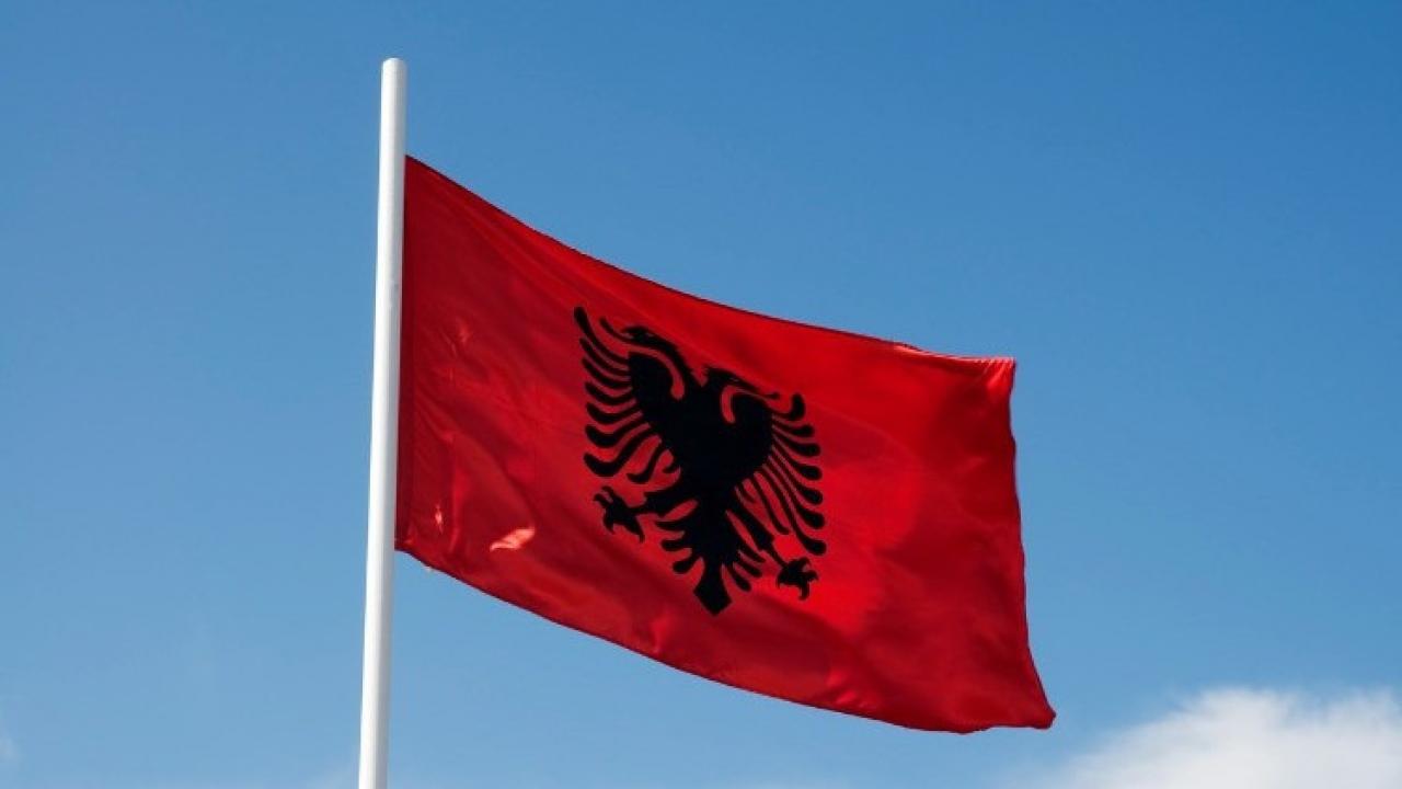 Eski Arnavutluk Başbakanı Fatos Nano son yolculuğuna uğurlandı