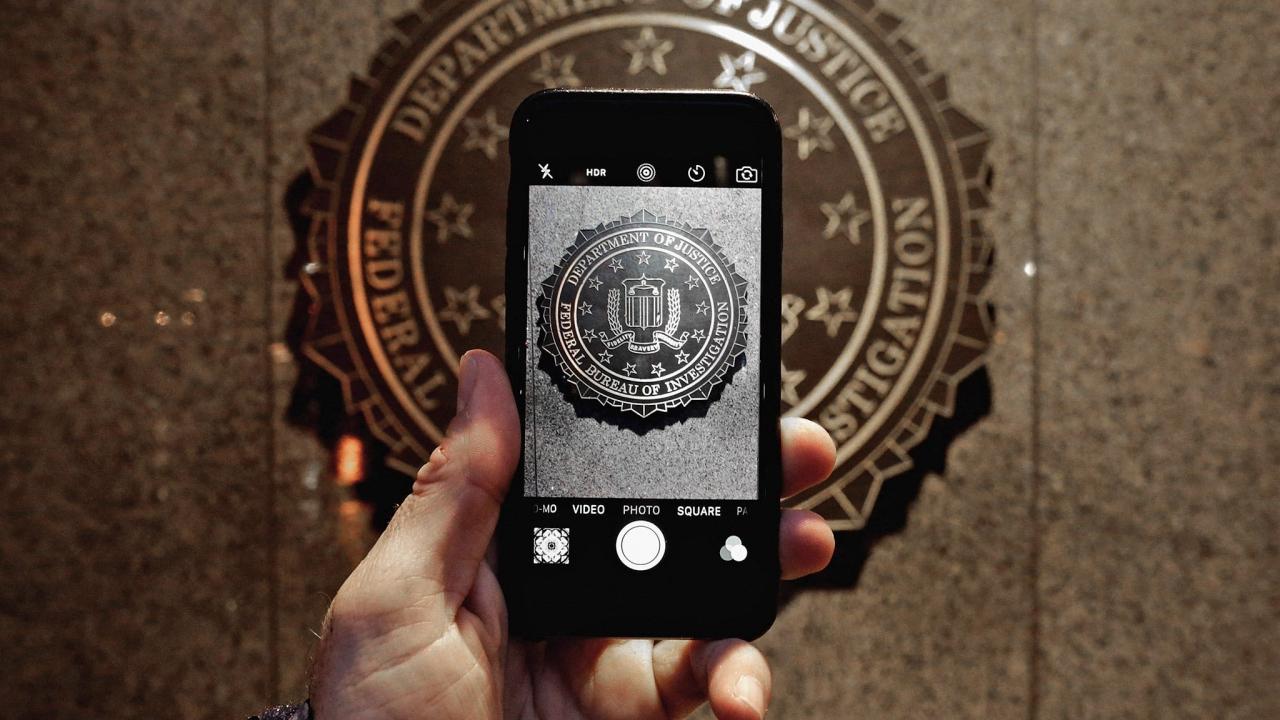 FBI’dan tüm dünyaya acil uyarı! Telefonlarınızdan bunları derhal silin…