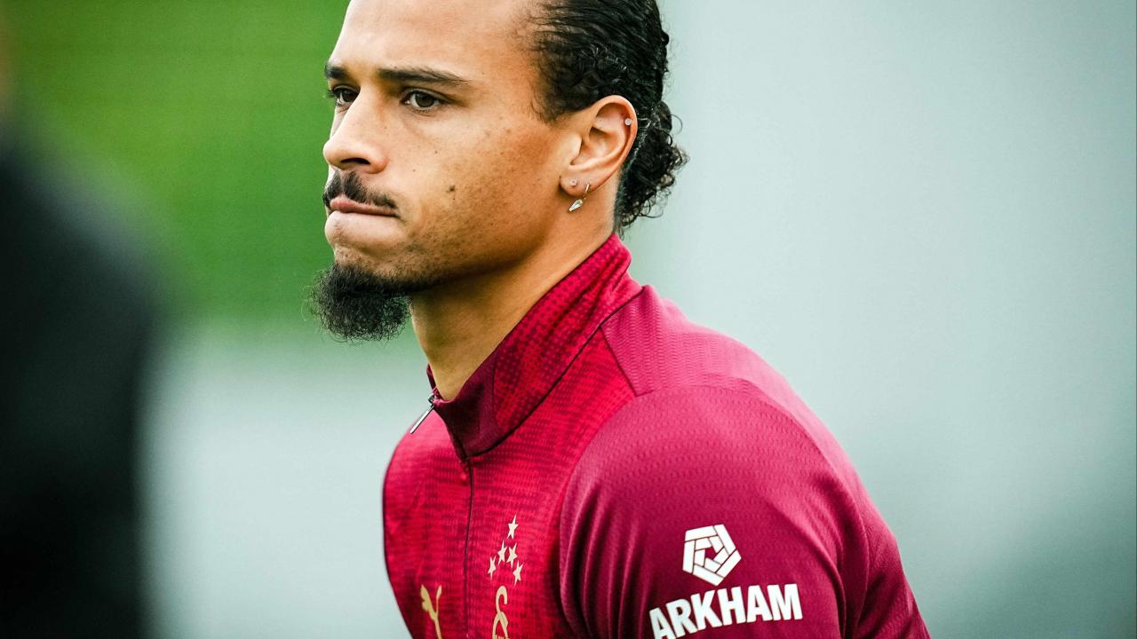 Leroy Sane'nin bir gözü Almanya'da: Telefon bekliyor