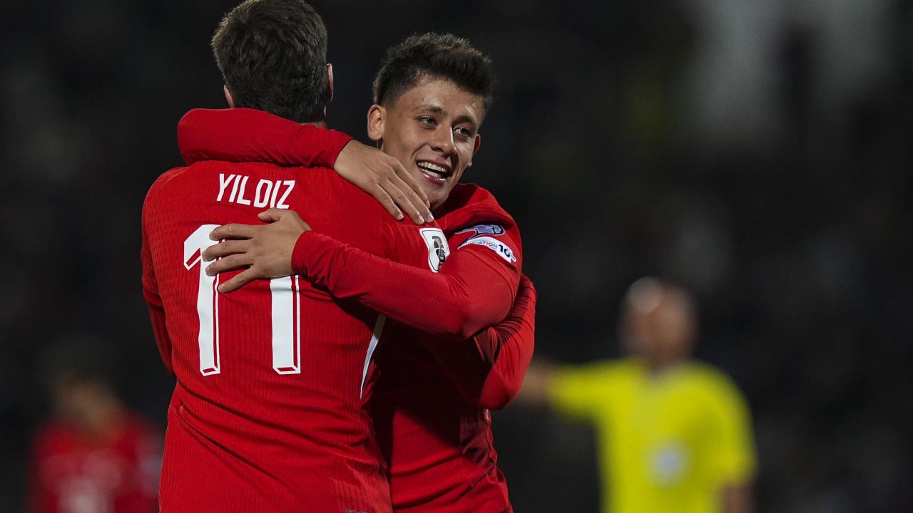 Milli yıldız yedek başlamıştı: Bir gün sonra hocası kovuldu