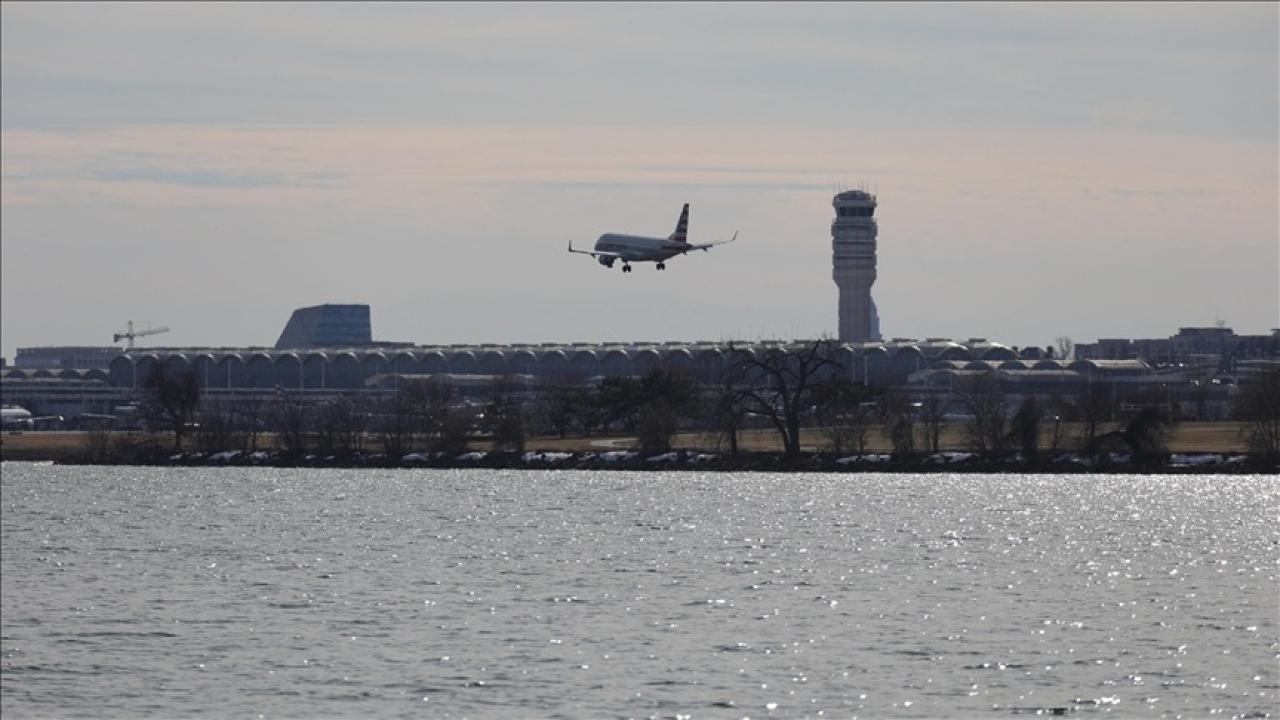 ABD'de yolcu uçağında bomba ihbarı yapıldı! Uçuşlar durduruldu