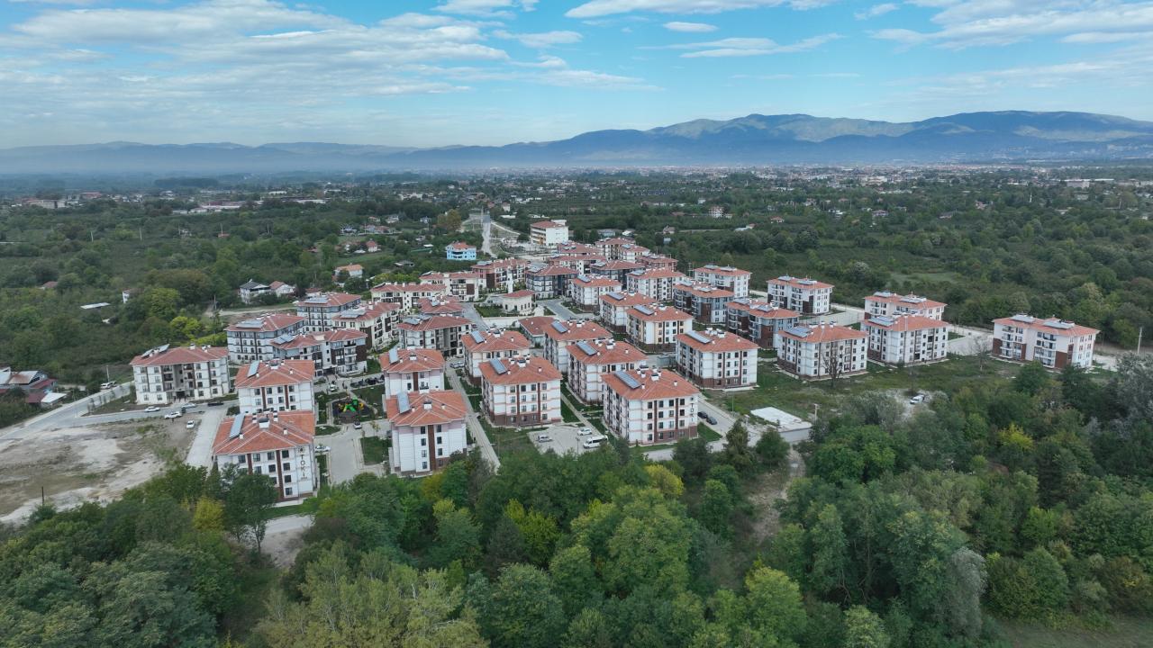 Bakan Kurum TOKİ ile ev sahibi olan vatandaşları paylaştı