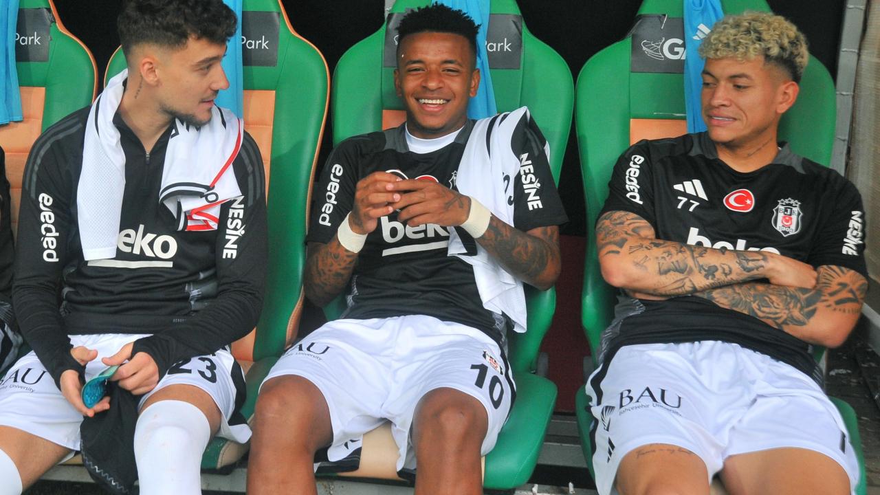 Beşiktaş’ın eski yıldızı Jhon Duran’ı kutladı: ‘Makine’