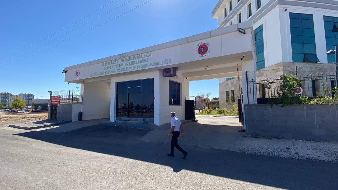 Diyarbakır’da inşaatın 4’üncü katından düşen işçi öldü