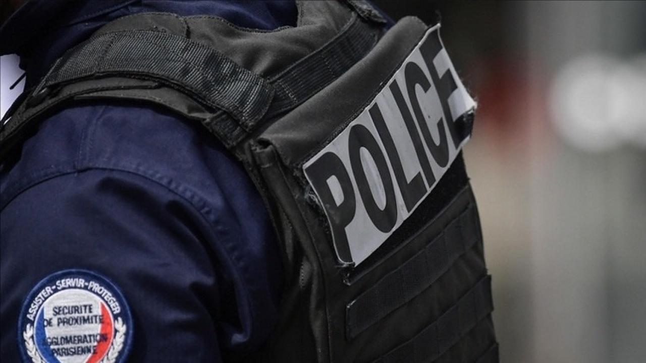 Fransa'da araç kalabalığa daldı: 2'si ağır 9 yaralı