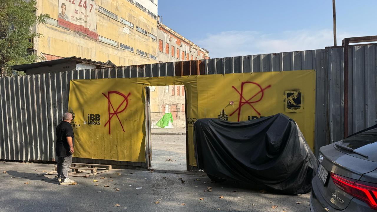 İBB’den otopark eziyeti: Karaköy ve Mercan esnafı dükkanlarını kapatıyor