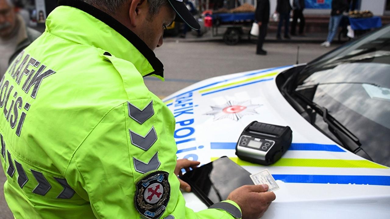 Sürücüler dikkat: 993 TL ceza yazılacak! Artık mecburiyet getirildi