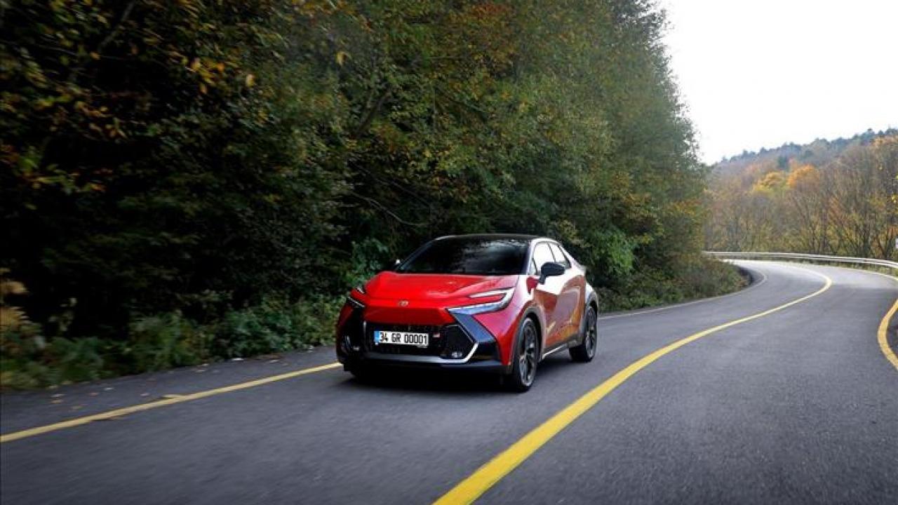 Toyota, C-HR Hybrid modelinin "GR SPORT" donanımını ürün gamına ekledi