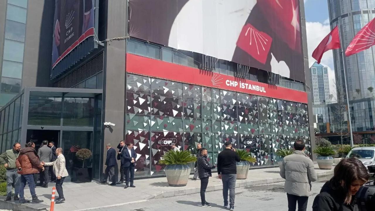 CHP’de skandal olay: İstanbul İl Binası’na “dışkılı saldırı” CHP’de skandal olay: İstanbul İl Binası’na “dışkılı saldırı”