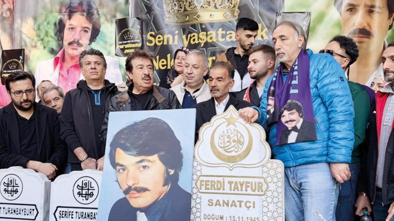 Ferdi Tayfur 80. yaşında mezarı başında dualarla anıldı