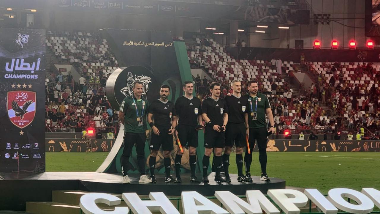 FIFA kokartlı Türk hakem final maçını yönetti!