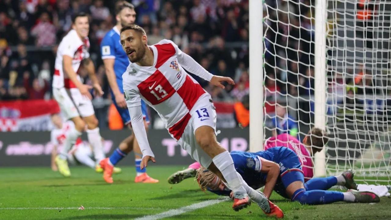 Hırvatistan, geriye düştüğü maçta 3 golle Dünya Kupası bileti aldı