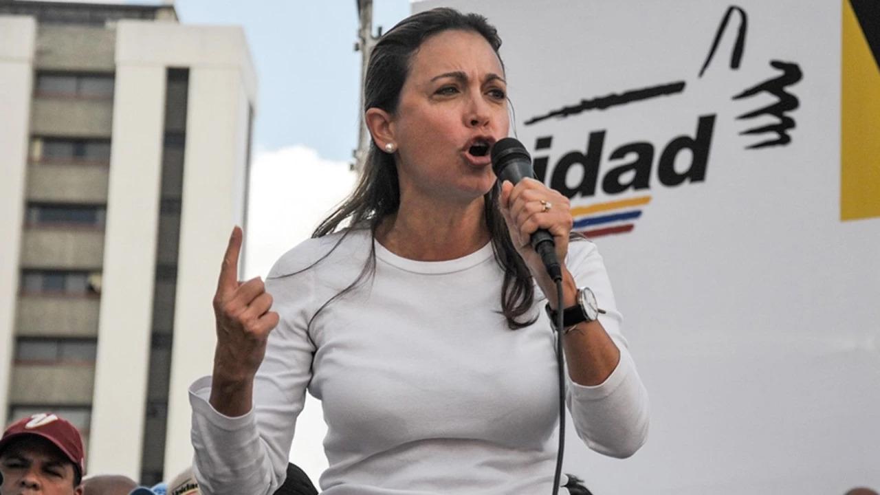 Nobel Barış Ödüllü muhalif liderden darbe çağrısı! Orduya seslendi