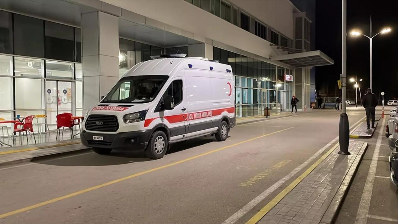 Fatih'te yine zehirlenme vakası: Otelde kalan 2 kardeş acil servise başvurdu