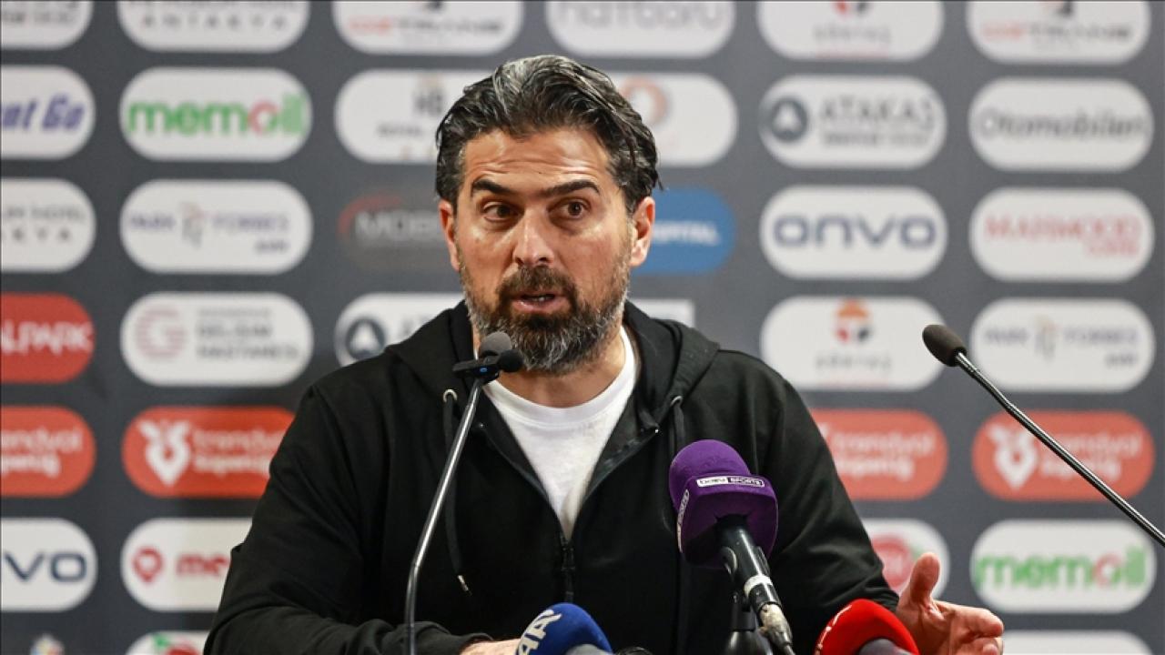 Süper Lig ekibi İlhan Palut'u duyurdu! Taraftar havalara uçtu