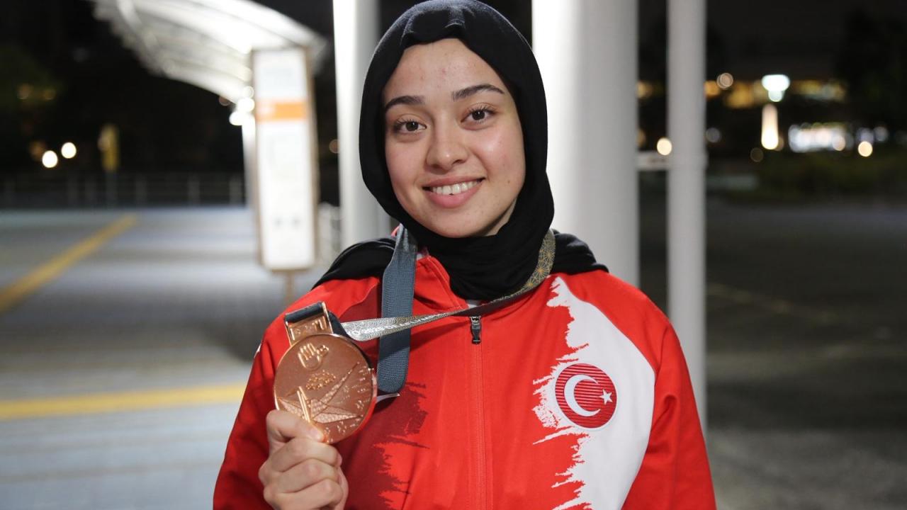 İşitme Engelliler Olimpiyatları'nda Esma Gökülü'den bronz madalya