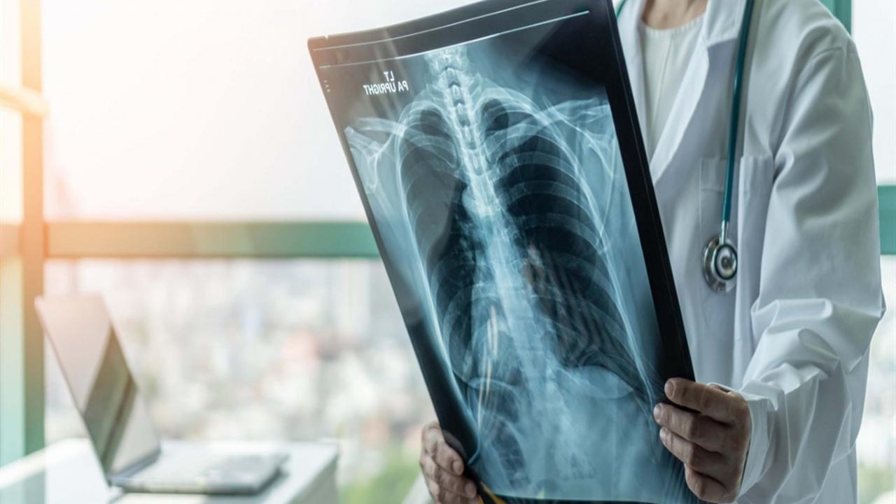 Prof. Dr. Şener 'süperenfeksiyon' için uyardı: ‘Dikkat etmek lazım, ücretsiz aşınızı olun