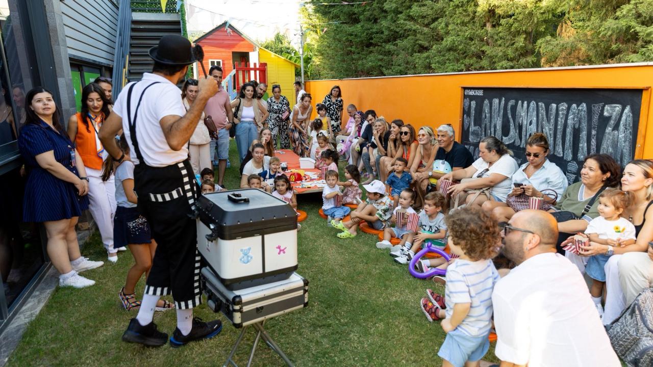 Gymboree Play&Music İzmir şubesi 1'inci yılını görkemli bir lansman ile kutladı