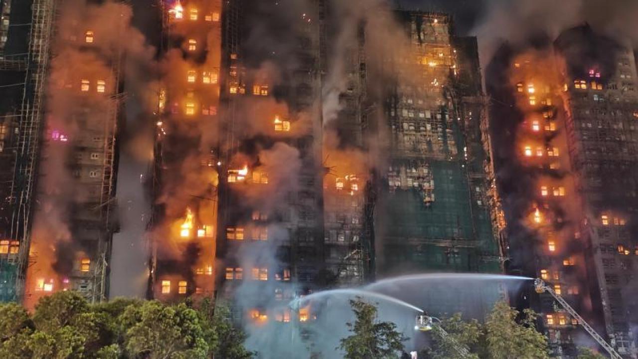 İngiliz The Guardian yazdı: Hong Kong'daki yangın faciası ihmaller zinciri mi?