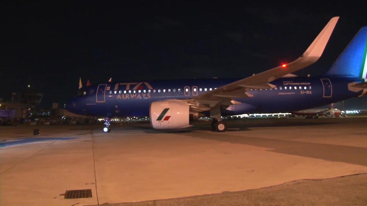 İstanbul'a teknisyen geldi: Papa'nın uçağına yazıl…