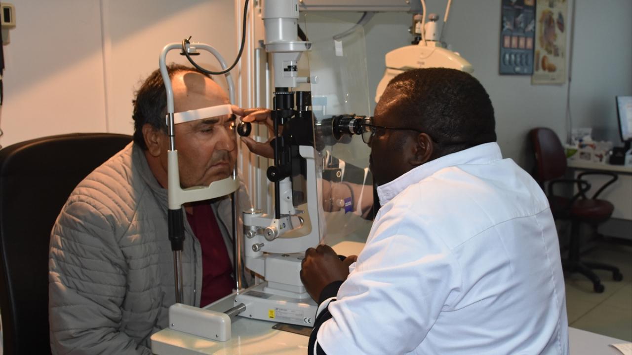 Kongolu doktor Türkiye'de kendisini geliştiriyor!