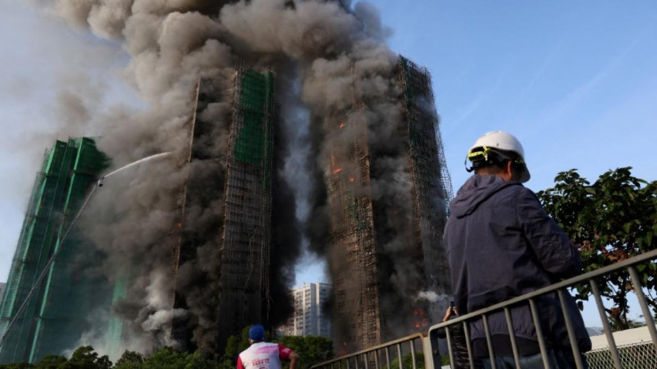 Hong Kong’da devasa yangın: Ölü sayısı 94’e yükseldi Hong Kong’da devasa yangın: Ölü sayısı 94’e yükseldi