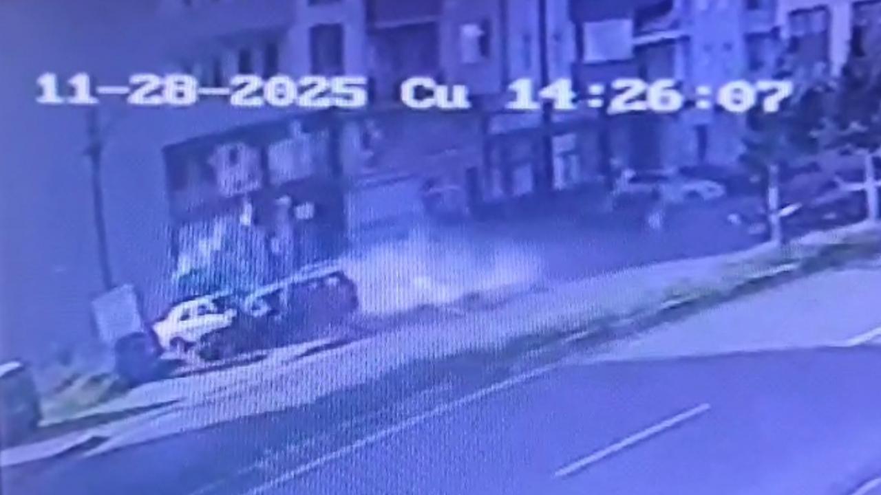 Trabzon’da otomobil, babaanne ve 2 torununa feci şekilde çarptı