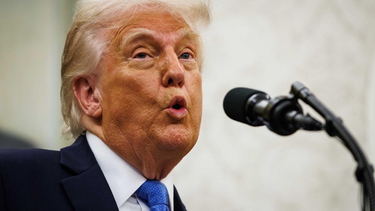 Trump: Uykucu Joe Biden'ın otomatik imzayla attığı tüm belgeler geçersizdir