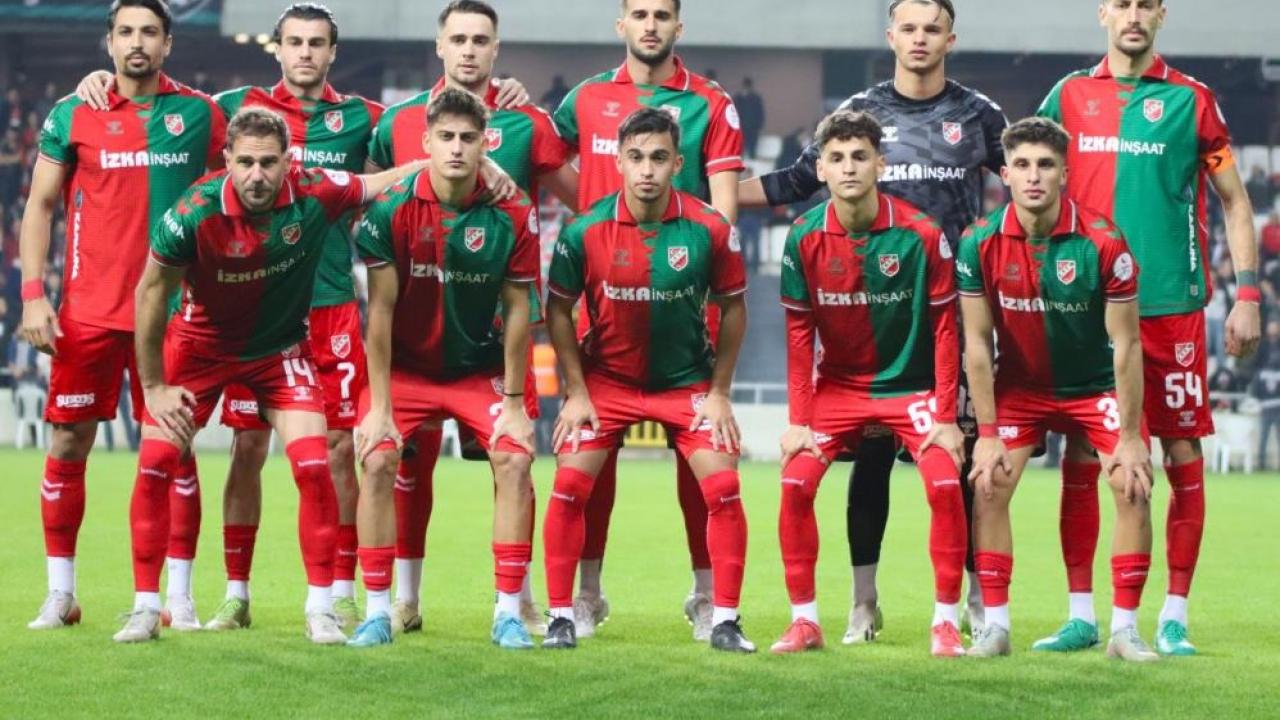 113 yıllık çınar, 3. Lig'de liderin ensesinde! 11 haftada bileğini büken yok!