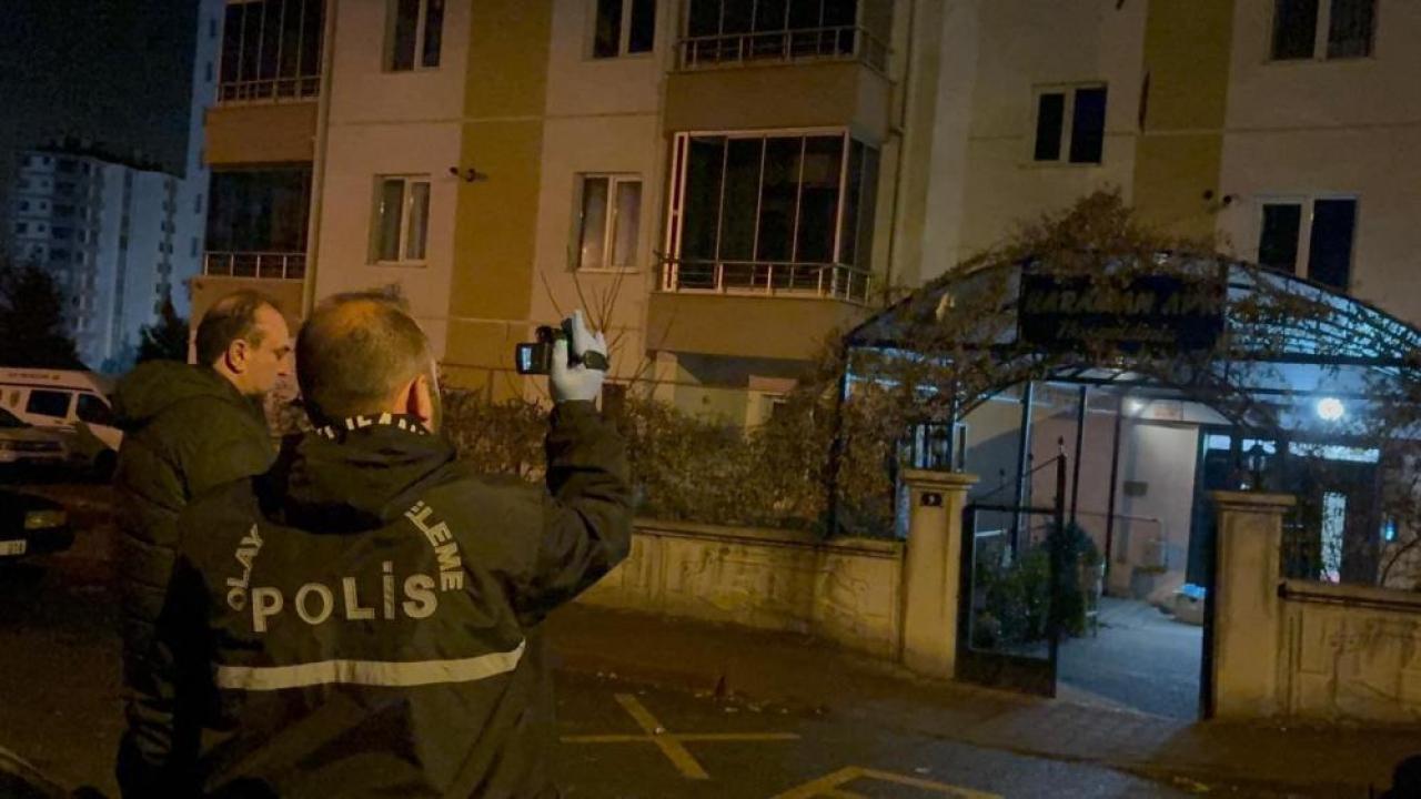 Baba-oğul arasındaki kavga kanlı bitti: 1’i ağır 2 yaralı