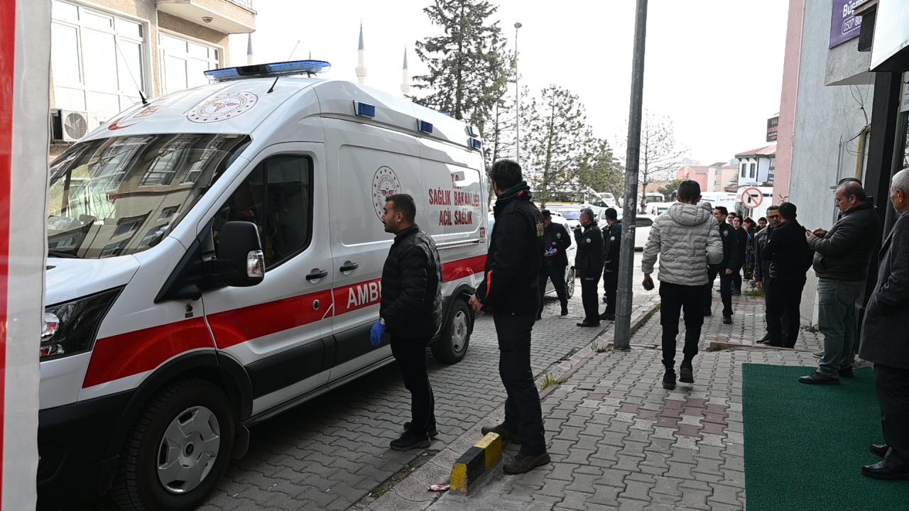 Kayınpeder, gelinini tabancayla yaralayıp, onun kız kardeşini öldürdü