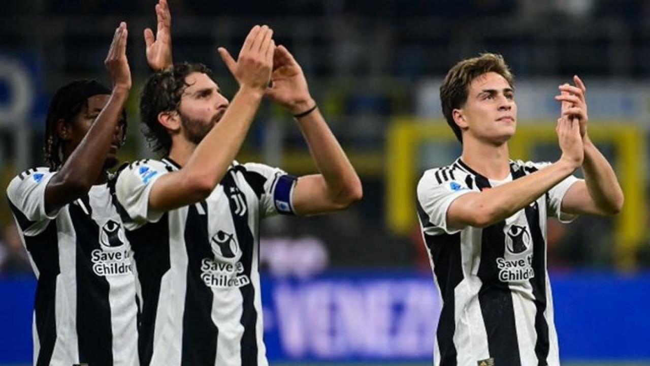 Kenan Yıldızlı Juventus, çeyrek final biletini iki golle kaptı
