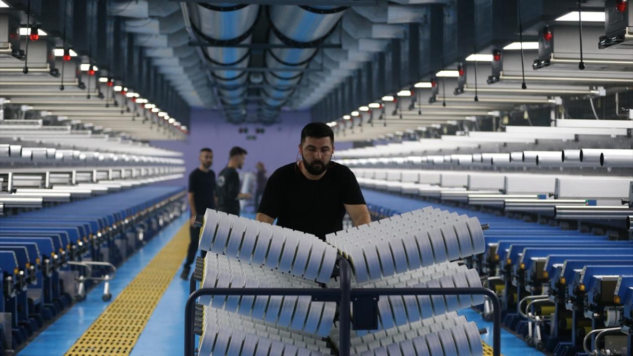 Niğde'de ilk fazı tamamlanan tesiste yıllık 7 bin ton likra üretiliyor